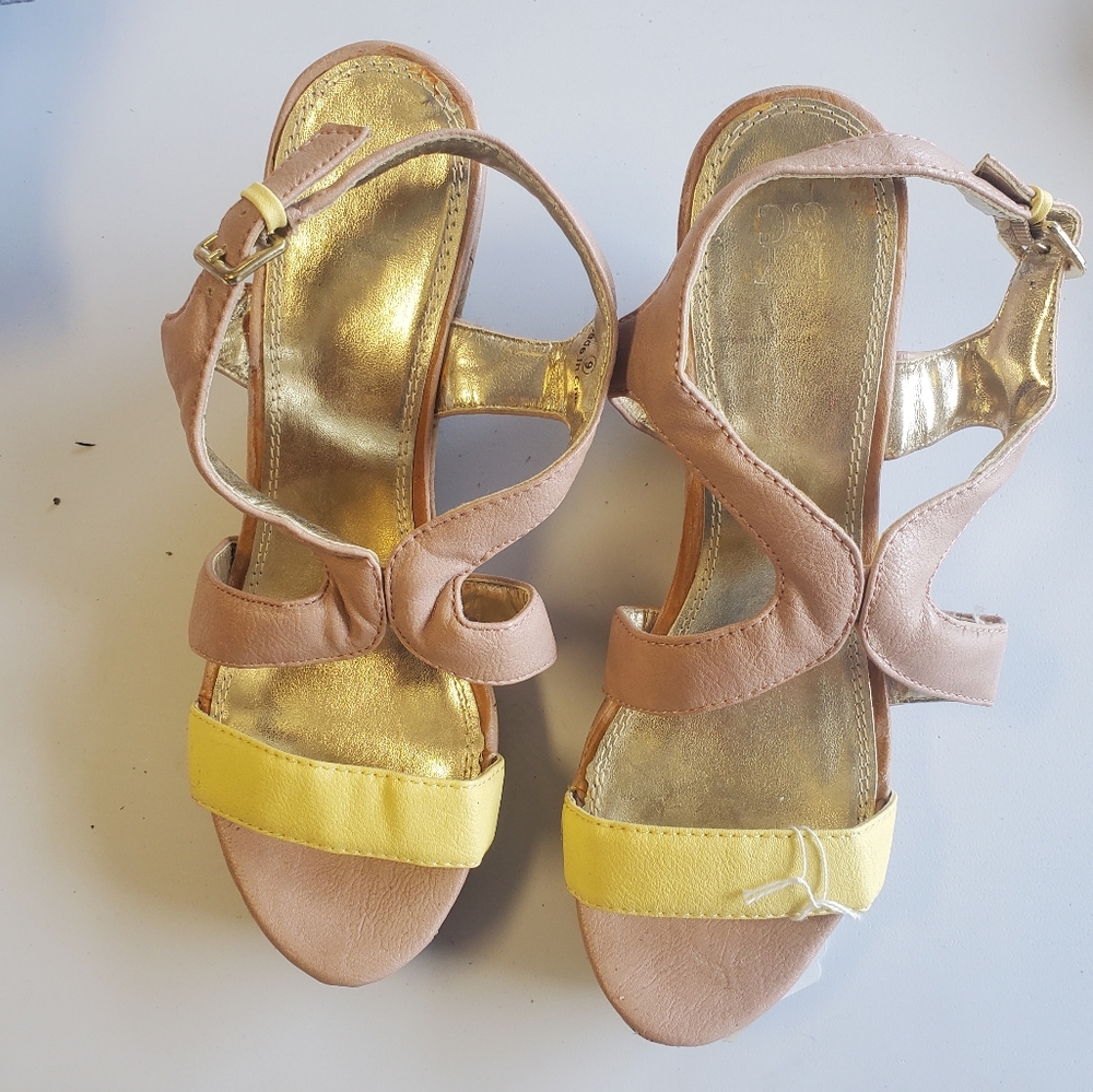 Womens heels size 9